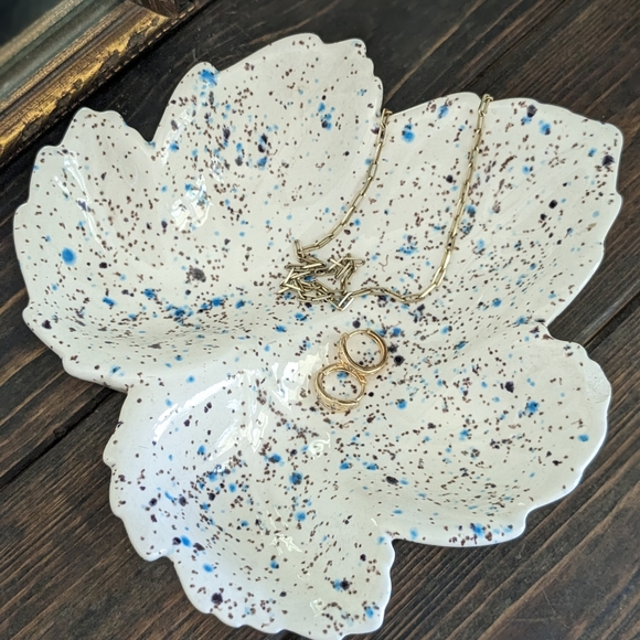 Handmade Pottery Leaf Shaped Catch All Dish - Picture 2 of 5